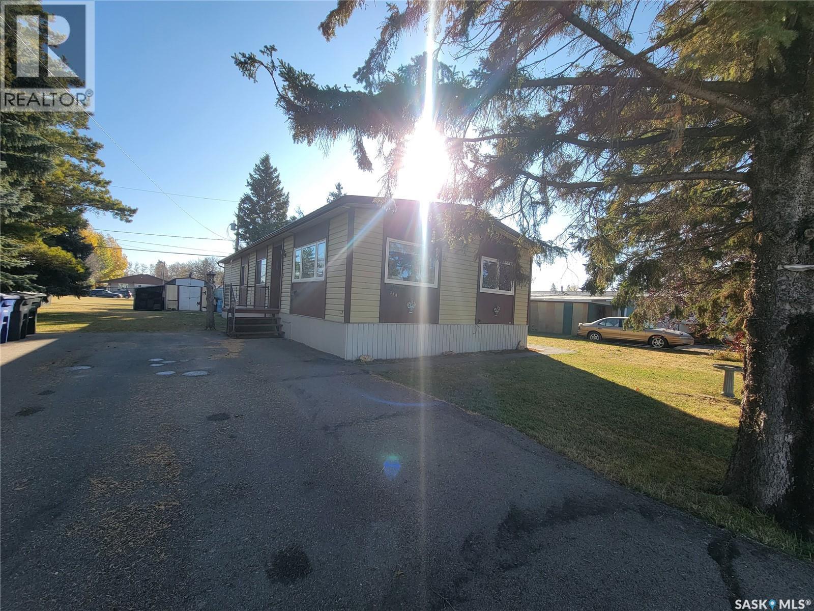 310 5Th Street W, Wilkie, SK