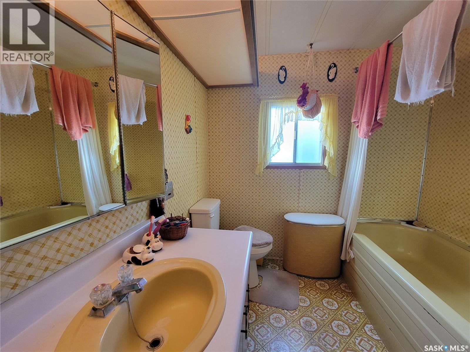 310 5Th Street W, Wilkie, SK