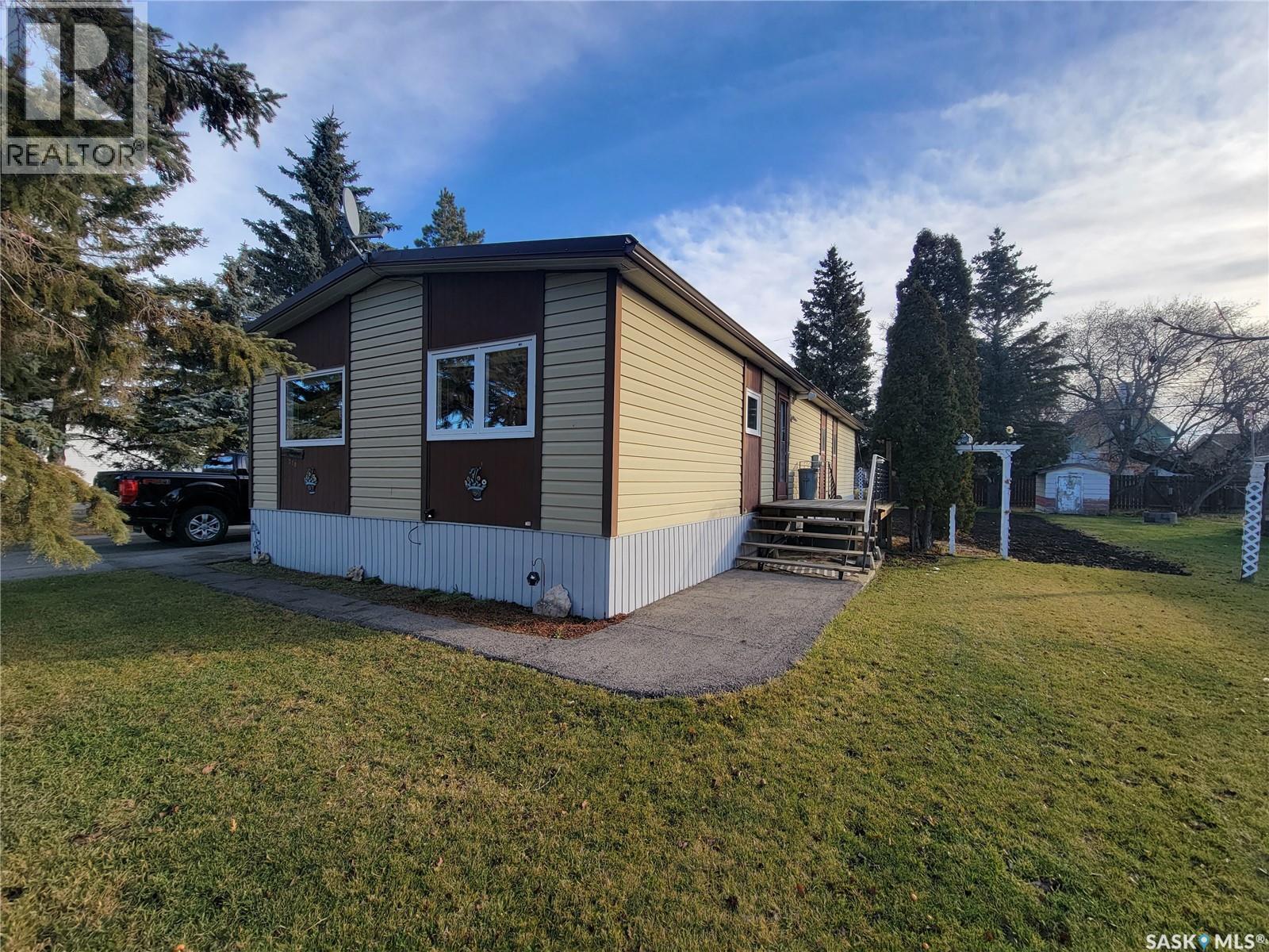 310 5Th Street W, Wilkie, SK