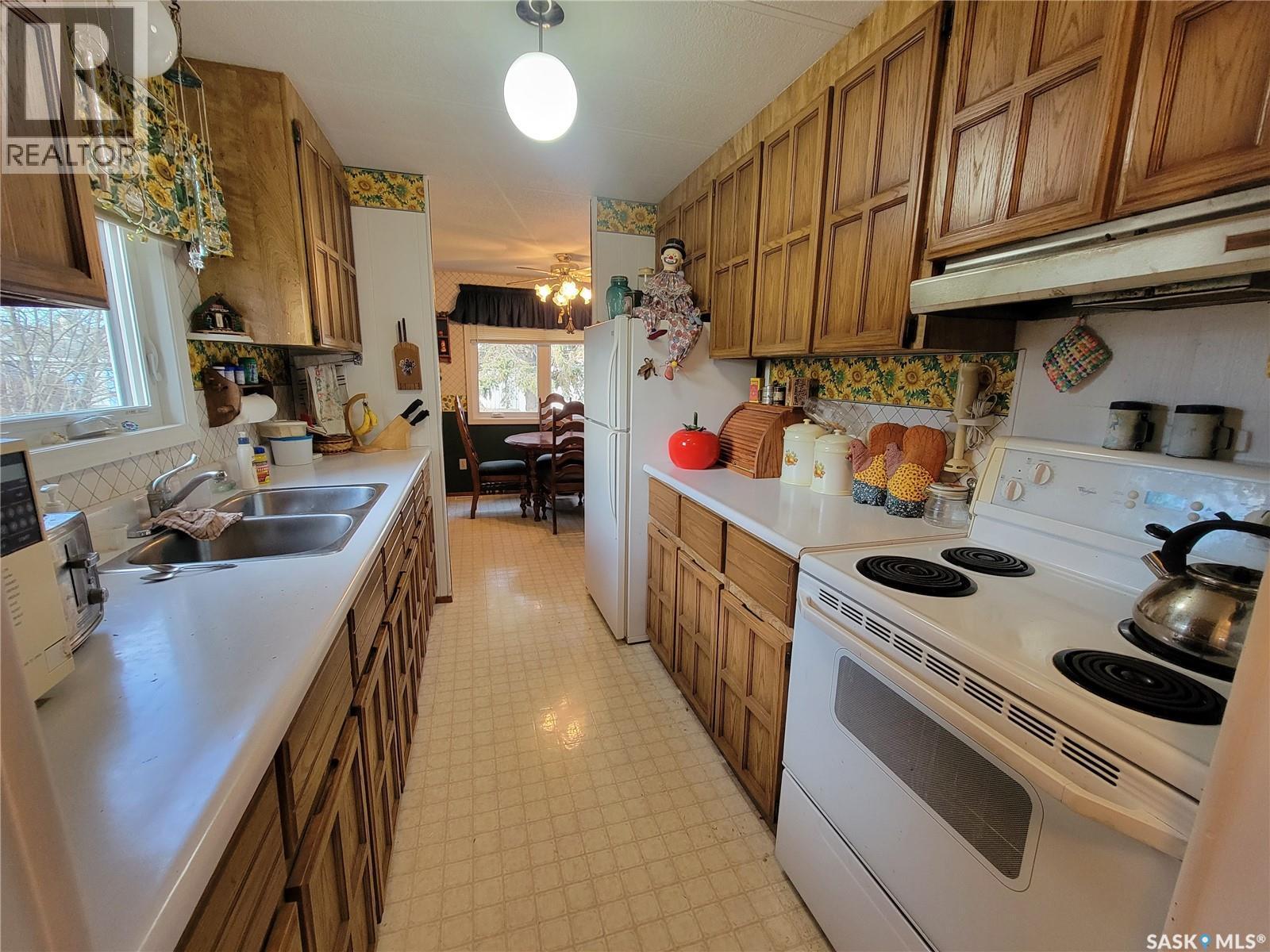 310 5Th Street W, Wilkie, SK