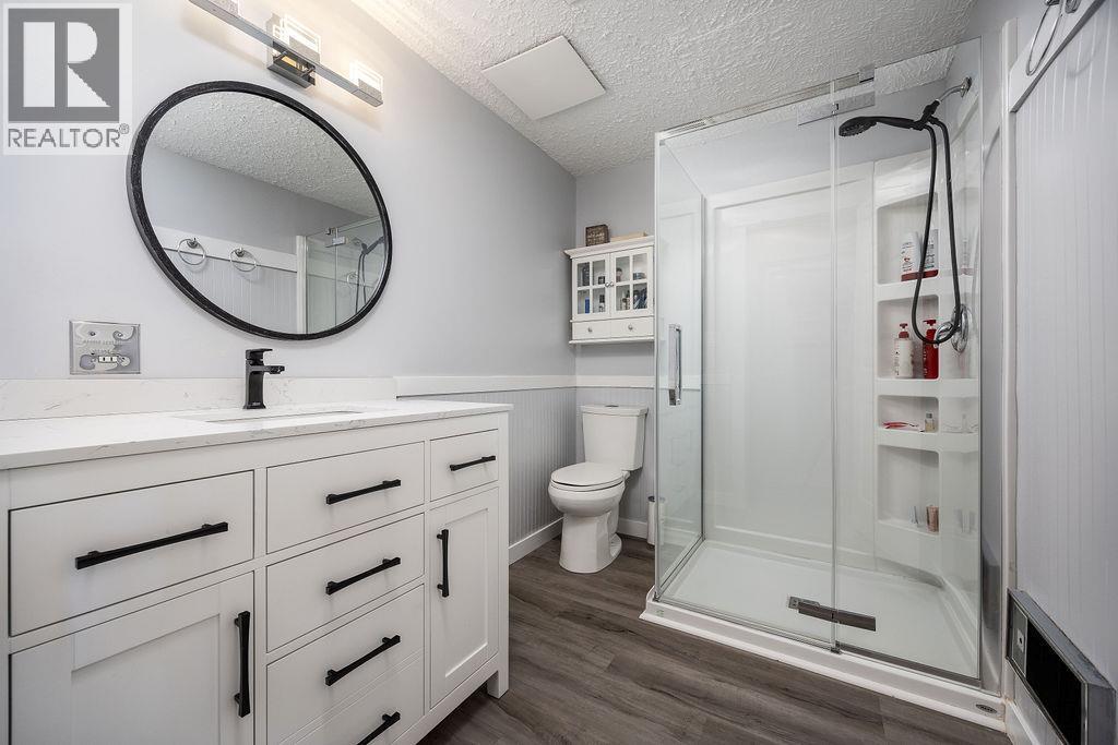 486 Terrace Drive, Coldstream, BC - Indoor Photo Showing Bathroom