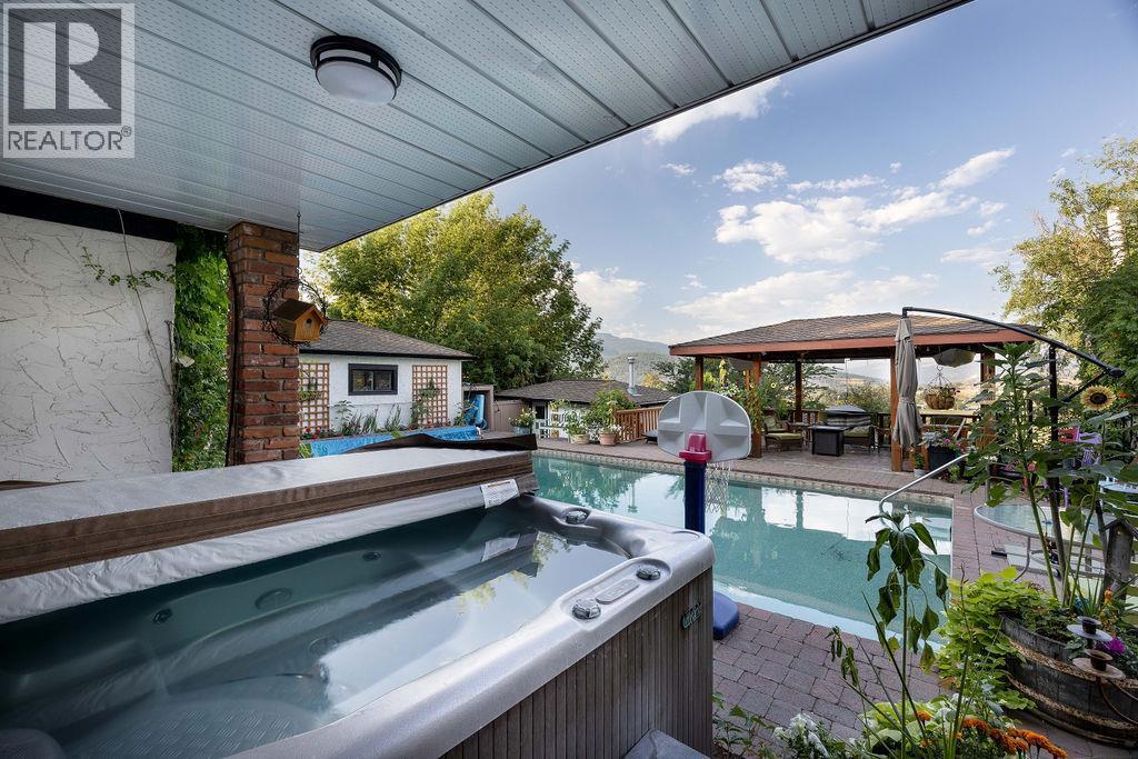 486 Terrace Drive, Coldstream, BC - Outdoor