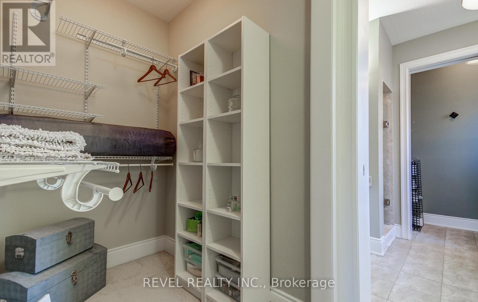 126 Aberfoyle Mill Crescent, Puslinch, ON - Indoor With Storage