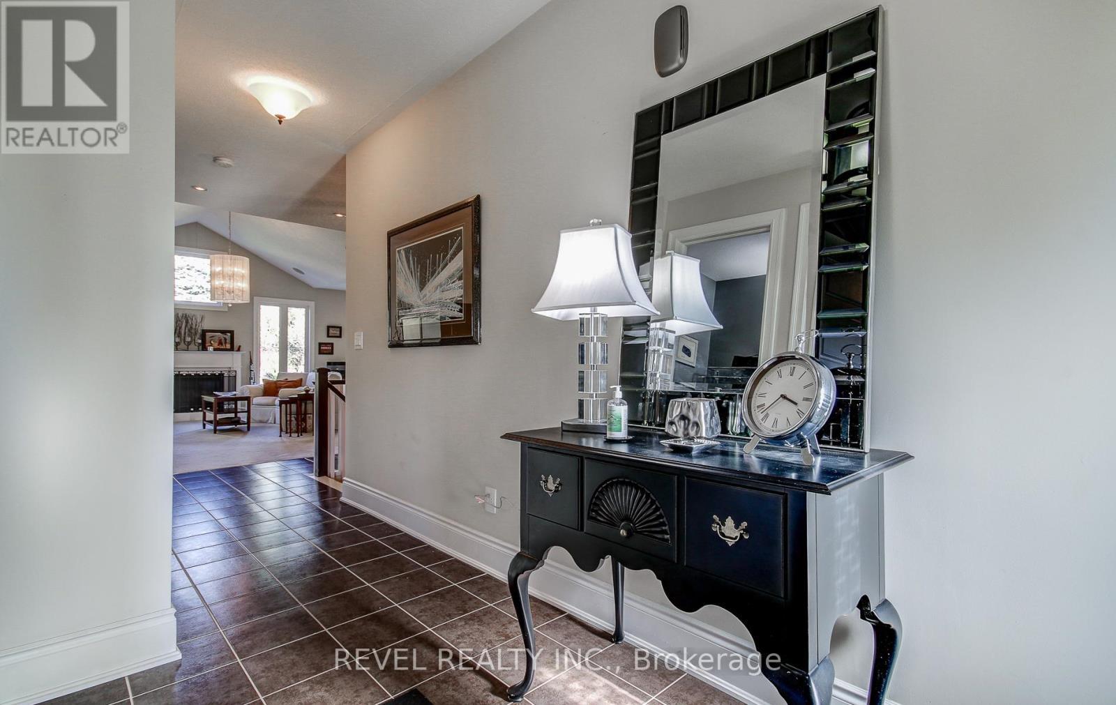 126 Aberfoyle Mill Crescent, Puslinch, ON - Indoor Photo Showing Other Room