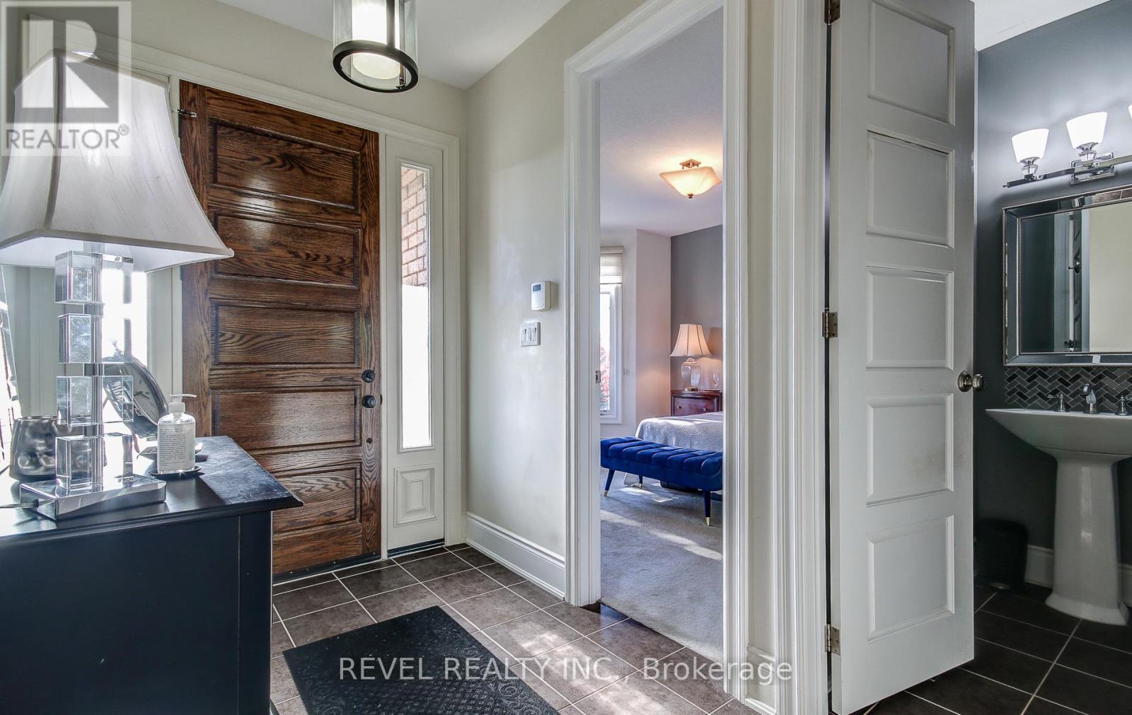 126 Aberfoyle Mill Crescent, Puslinch, ON - Indoor Photo Showing Other Room