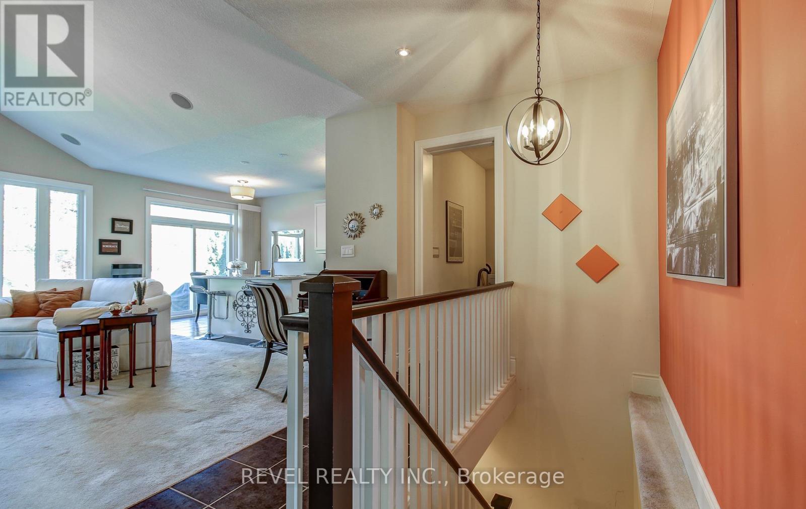 126 Aberfoyle Mill Crescent, Puslinch, ON - Indoor Photo Showing Other Room