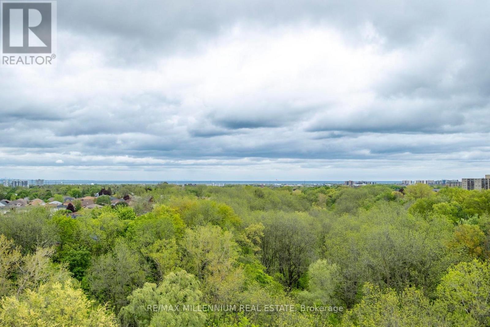 606 - 420 Greenhill Avenue, Hamilton, ON - Outdoor With View