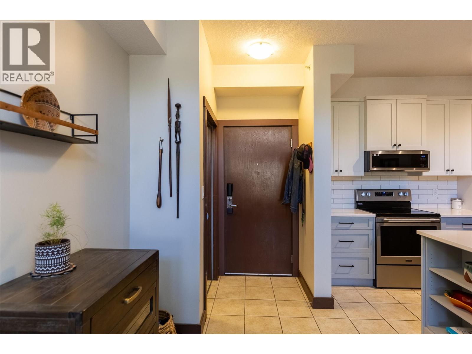 1500 Mcdonald Avenue Unit# 416, Fernie, BC - Indoor Photo Showing Kitchen
