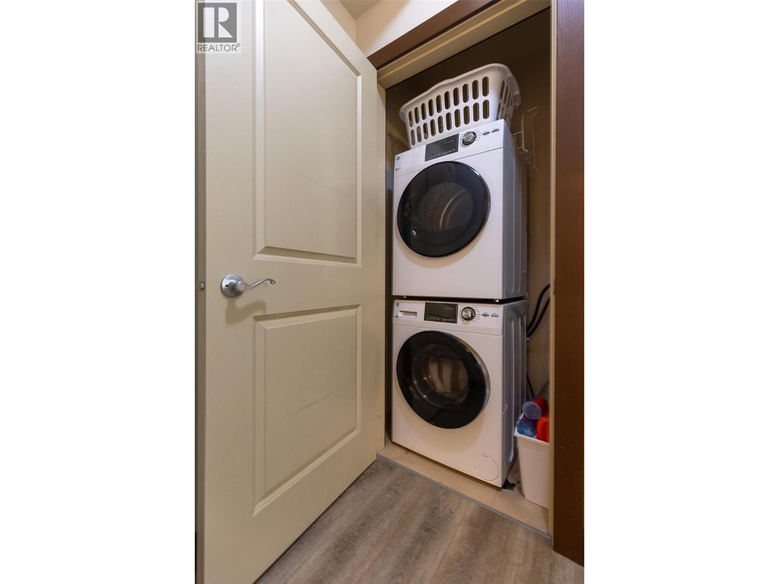 1500 Mcdonald Avenue Unit# 416, Fernie, BC - Indoor Photo Showing Laundry Room