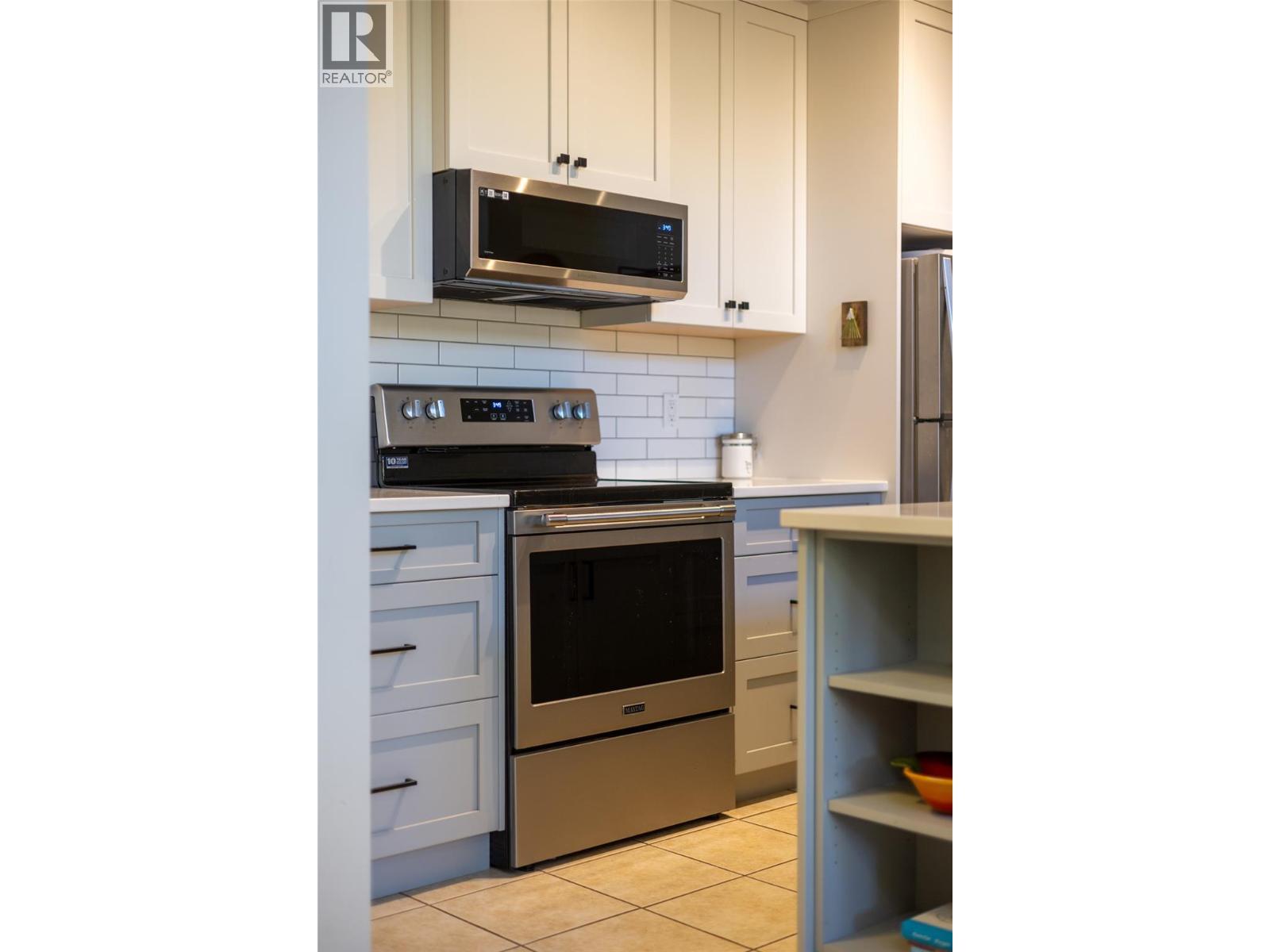 1500 Mcdonald Avenue Unit# 416, Fernie, BC - Indoor Photo Showing Kitchen