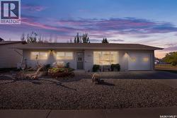 704 Leeville DRIVE Assiniboia, SK S0H 0B0