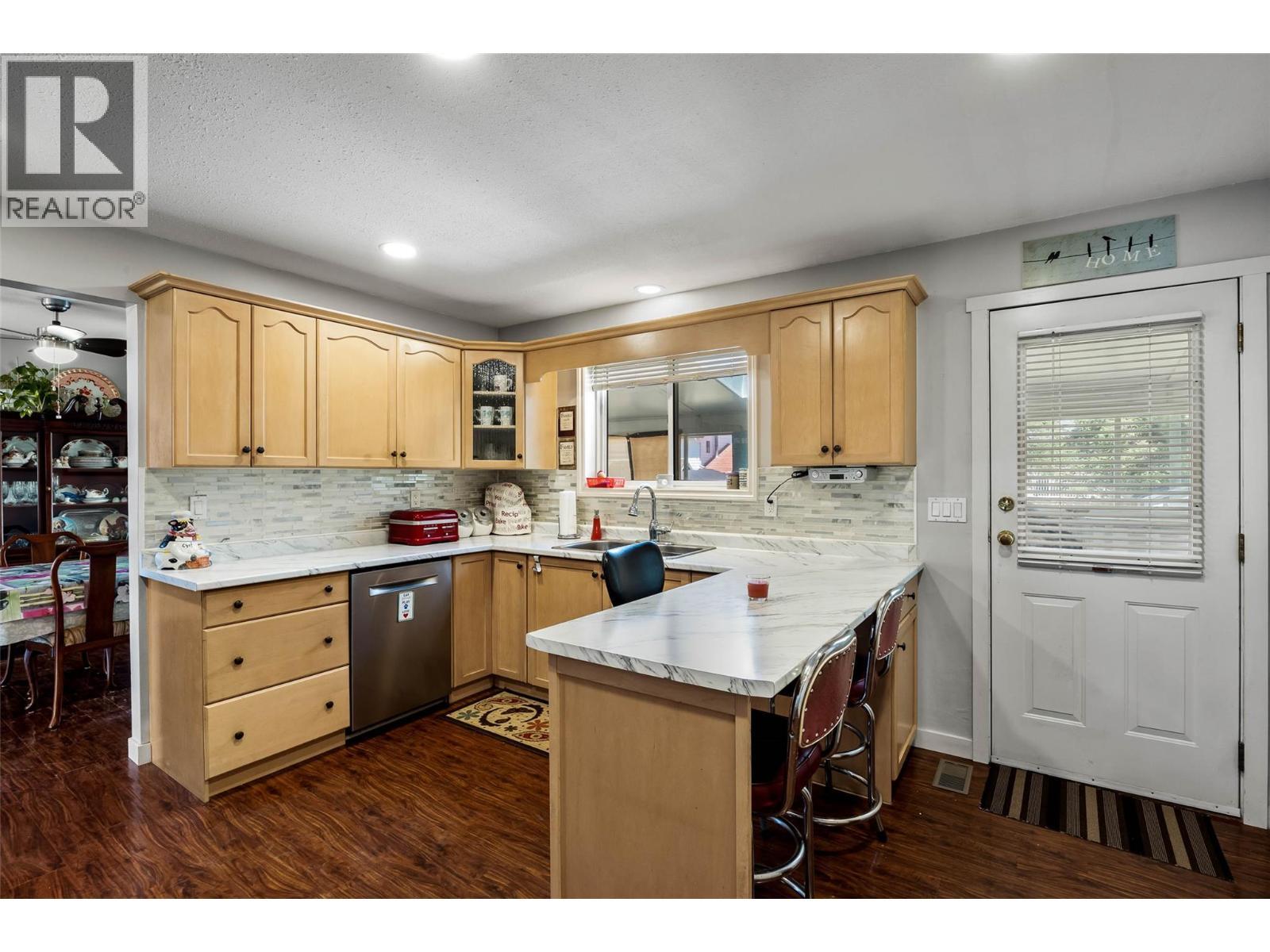 2895 Scott Place, Merritt, BC - Indoor Photo Showing Kitchen