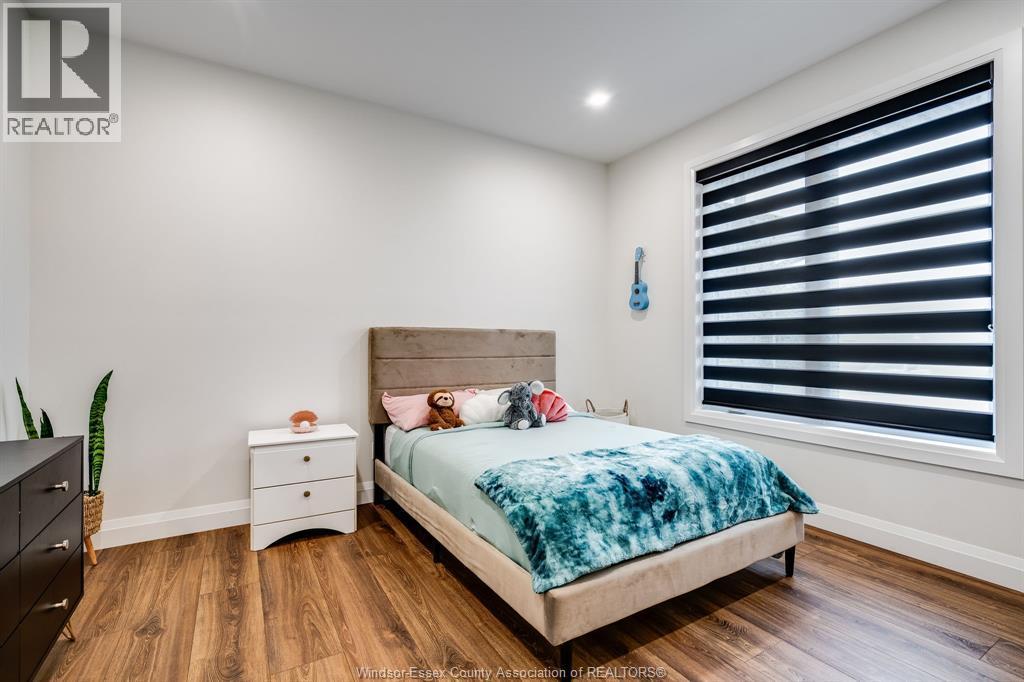 188 County Rd 27 East, Cottam, ON - Indoor Photo Showing Bedroom