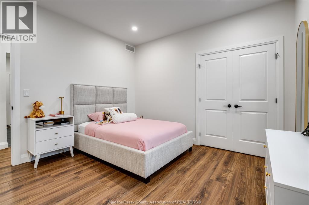 188 County Rd 27 East, Cottam, ON - Indoor Photo Showing Bedroom