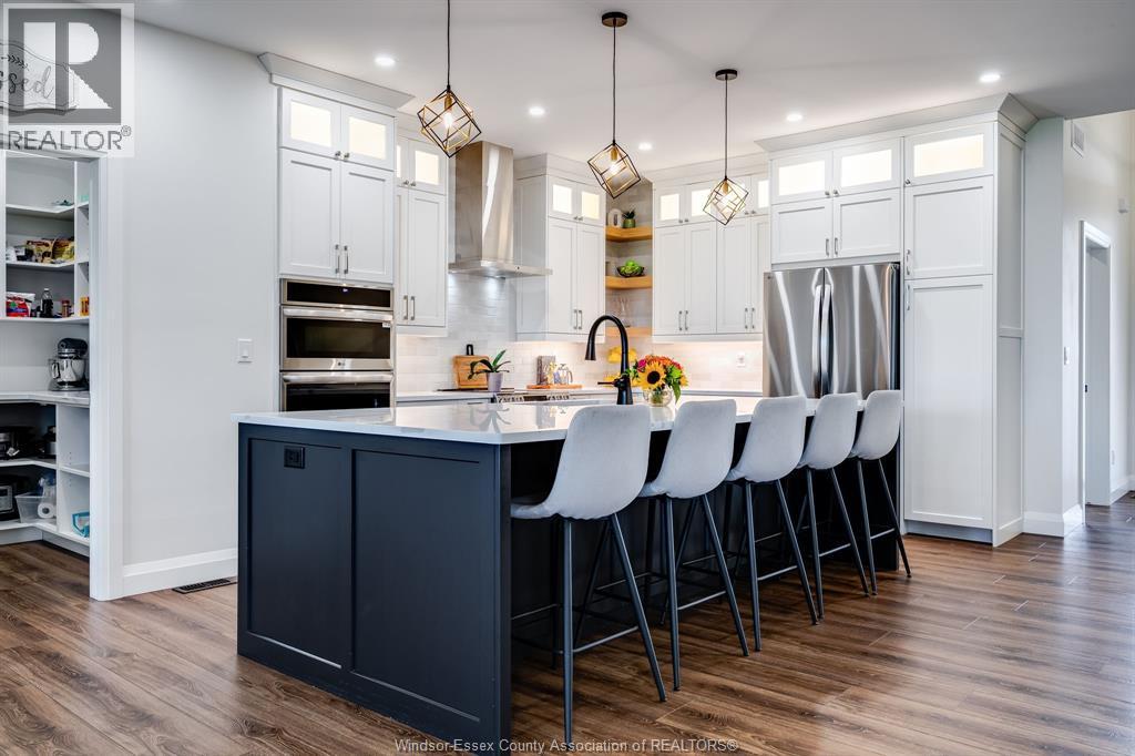 188 County Rd 27 East, Cottam, ON - Indoor Photo Showing Kitchen With Upgraded Kitchen