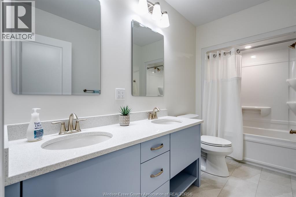 188 County Rd 27 East, Cottam, ON - Indoor Photo Showing Bathroom