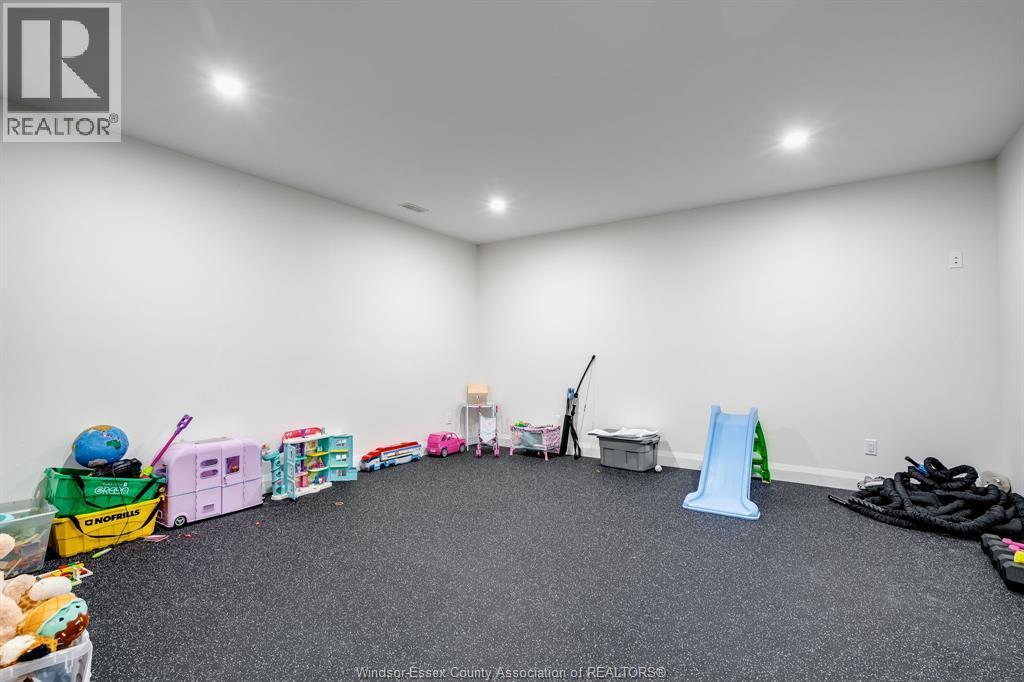 188 County Rd 27 East, Cottam, ON - Indoor