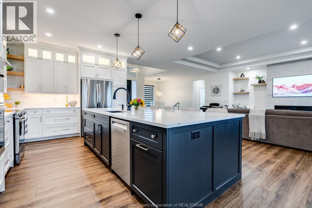 188 County Rd 27 East, Cottam, ON - Indoor Photo Showing Kitchen With Upgraded Kitchen
