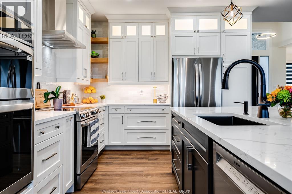 188 County Rd 27 East, Cottam, ON - Indoor Photo Showing Kitchen With Upgraded Kitchen