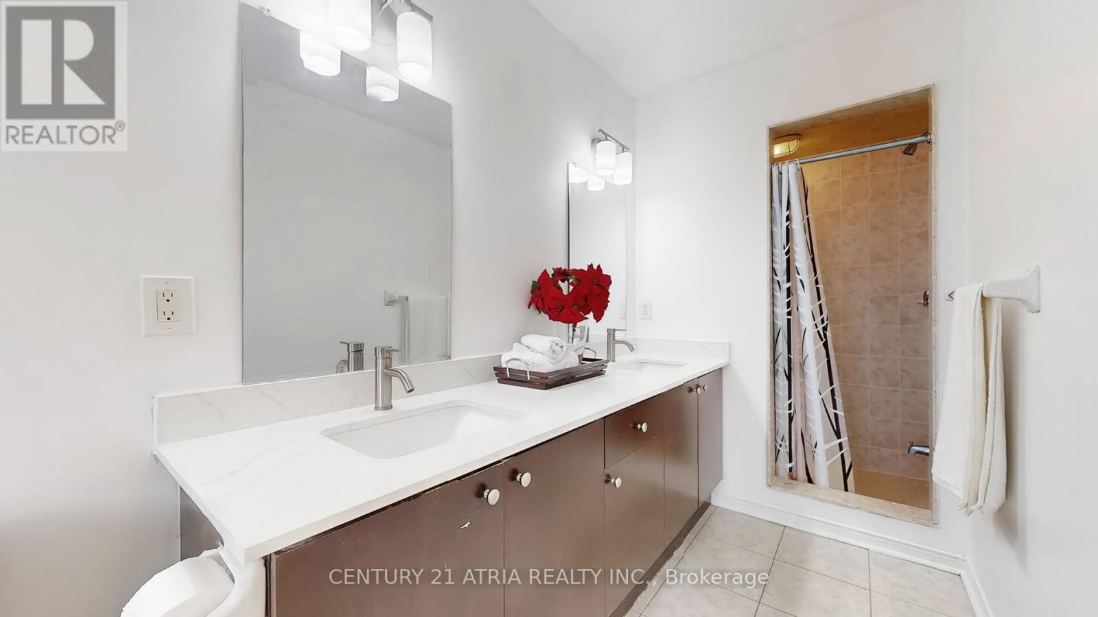 5186 Angel Stone Drive, Mississauga, ON - Indoor Photo Showing Bathroom