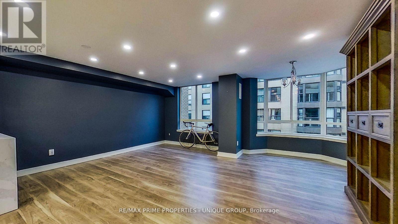 1106 - 211 St Patrick Street, Toronto, ON - Indoor Photo Showing Other Room