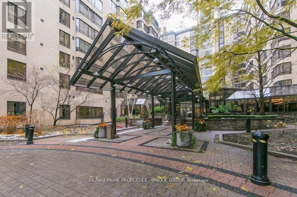 1106 - 211 St Patrick Street, Toronto, ON - Outdoor