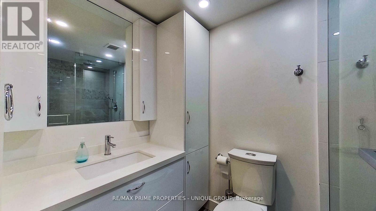 1106 - 211 St Patrick Street, Toronto, ON - Indoor Photo Showing Bathroom