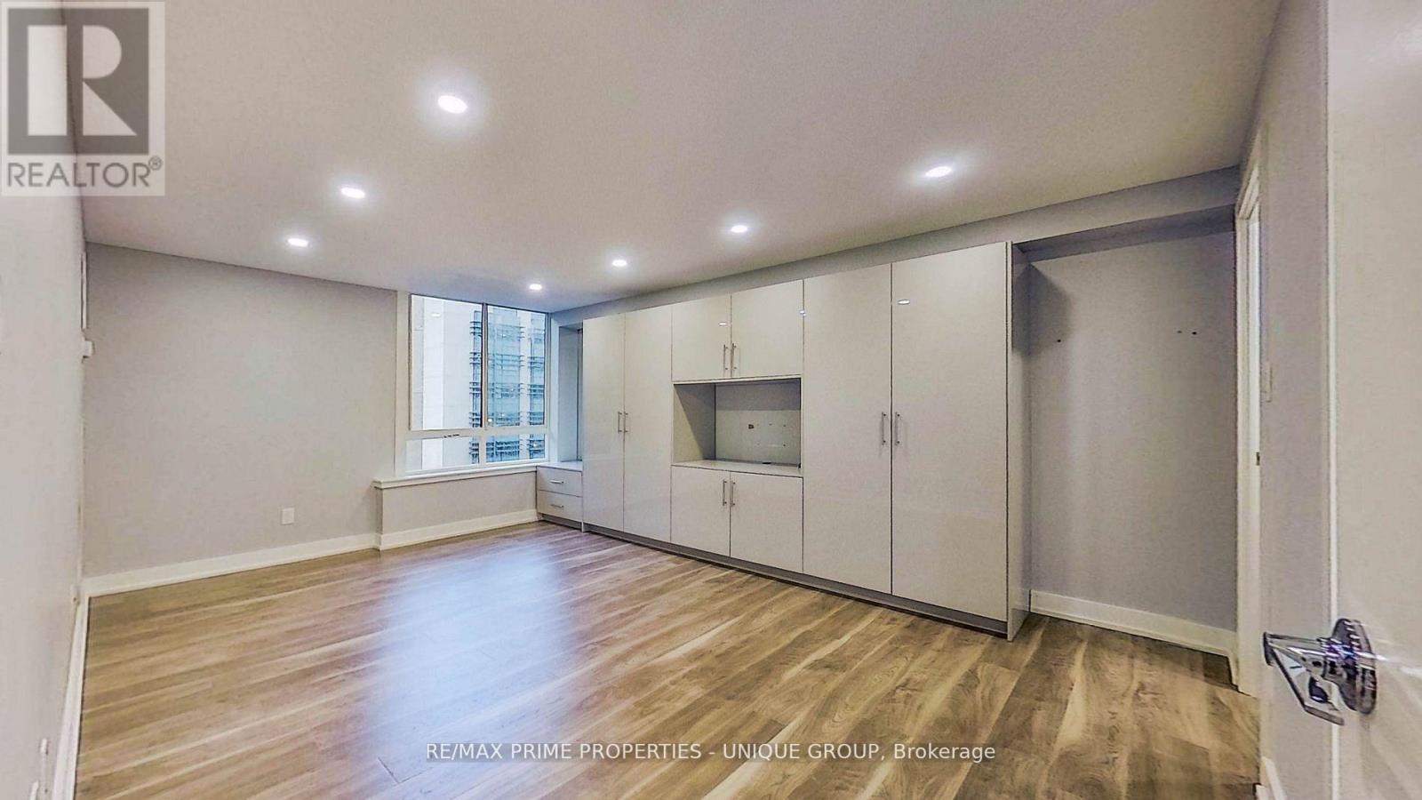 1106 - 211 St Patrick Street, Toronto, ON - Indoor Photo Showing Other Room