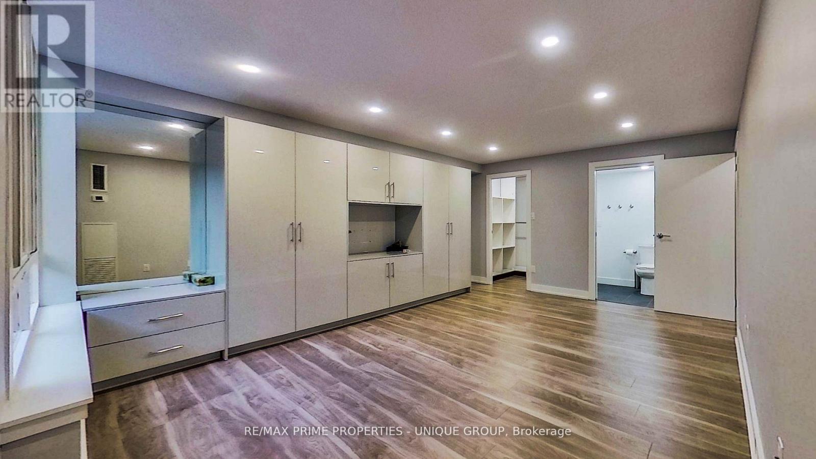 1106 - 211 St Patrick Street, Toronto, ON - Indoor