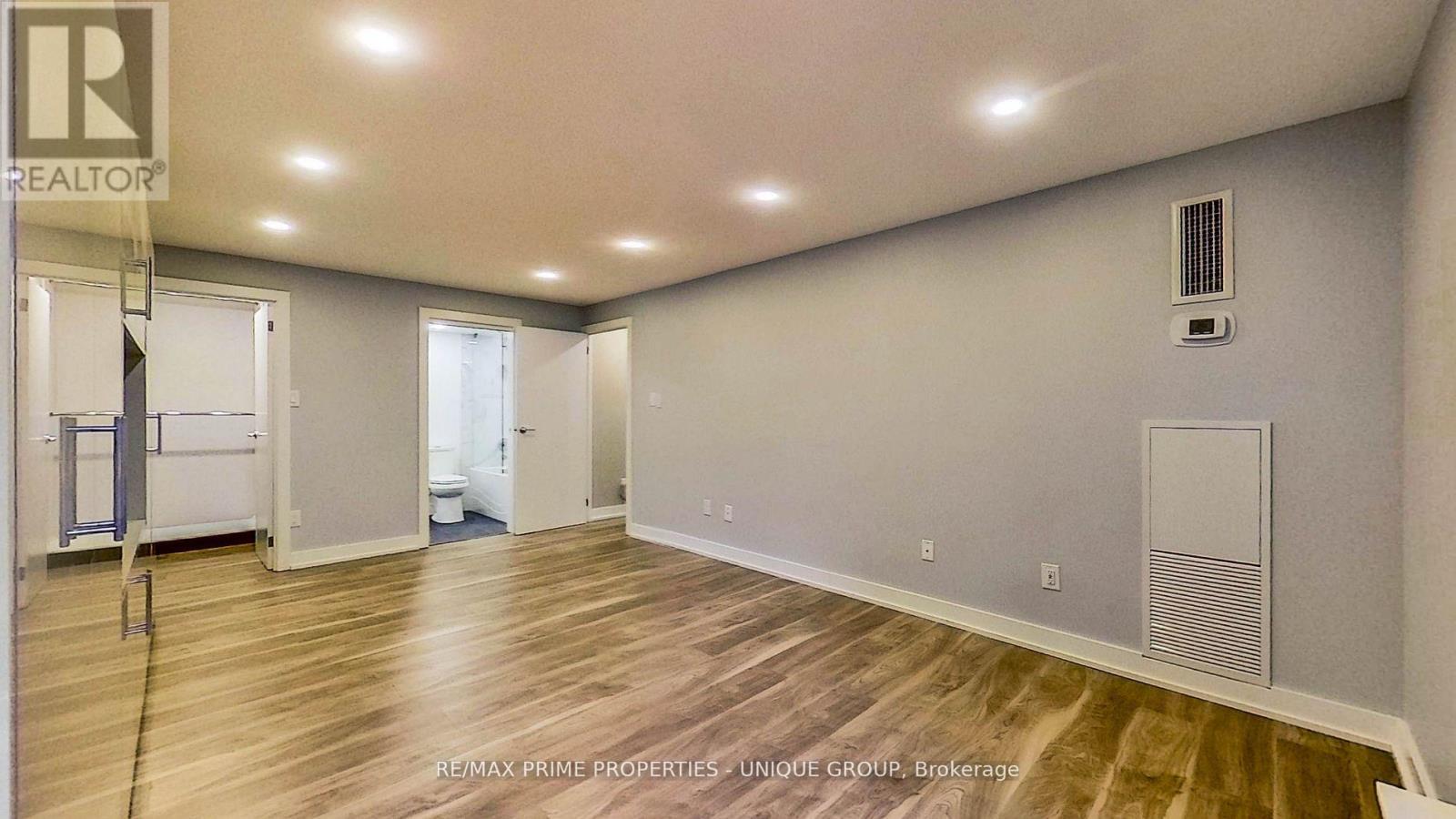 1106 - 211 St Patrick Street, Toronto, ON - Indoor Photo Showing Other Room