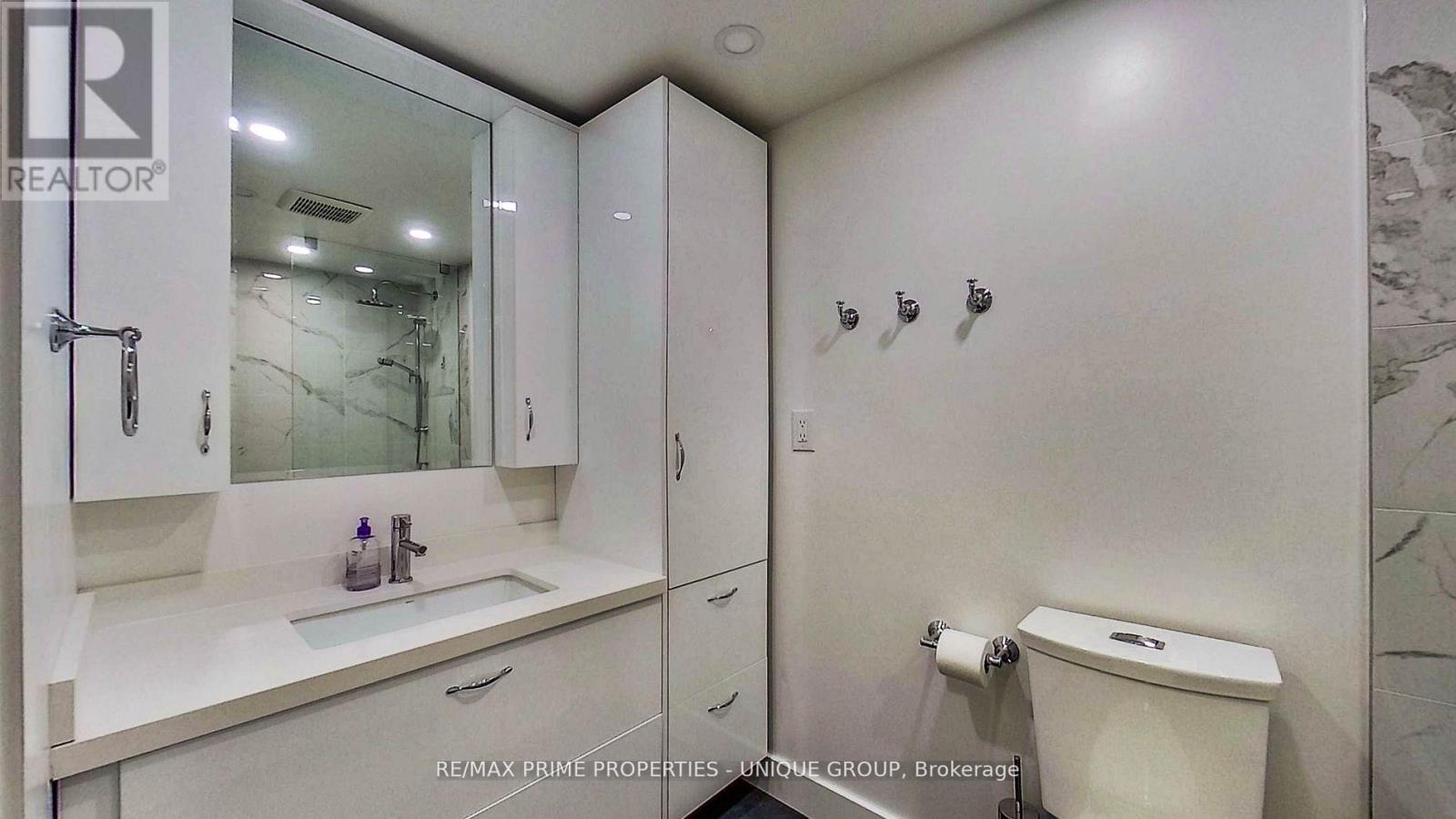 1106 - 211 St Patrick Street, Toronto, ON - Indoor Photo Showing Bathroom