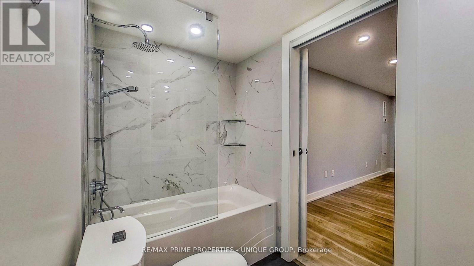 1106 - 211 St Patrick Street, Toronto, ON - Indoor Photo Showing Bathroom