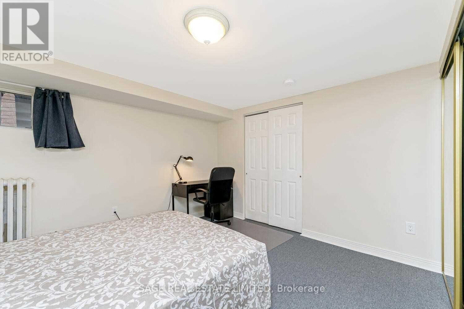 1 - 118 Braemar Avenue, Toronto, ON - Indoor Photo Showing Bedroom