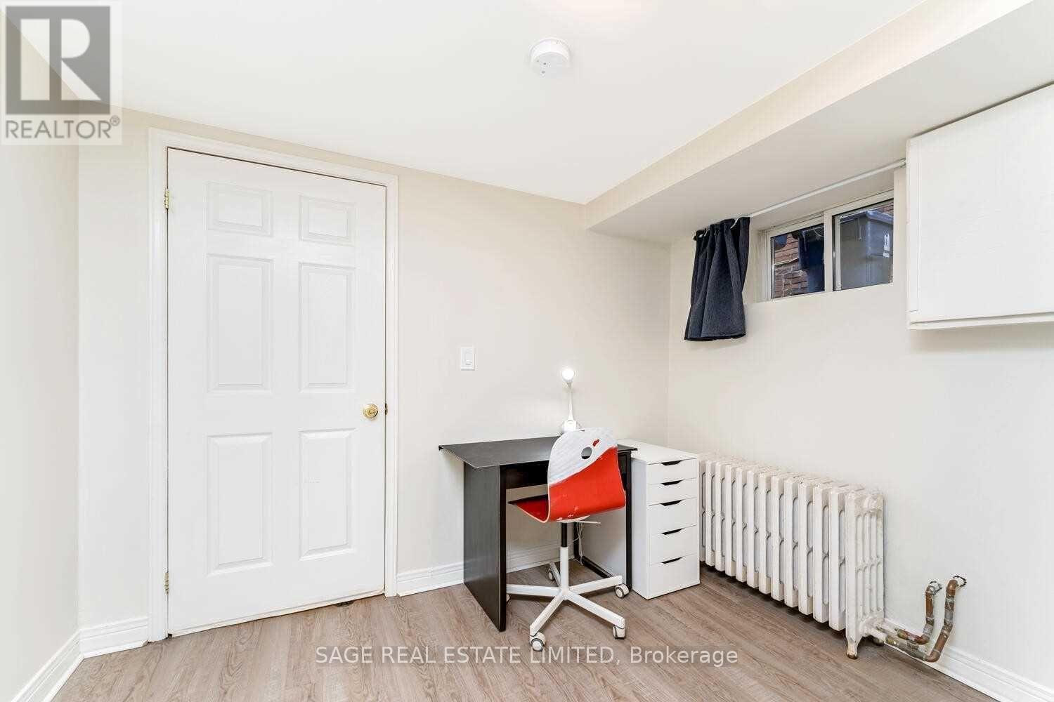 1 - 118 Braemar Avenue, Toronto, ON - Indoor