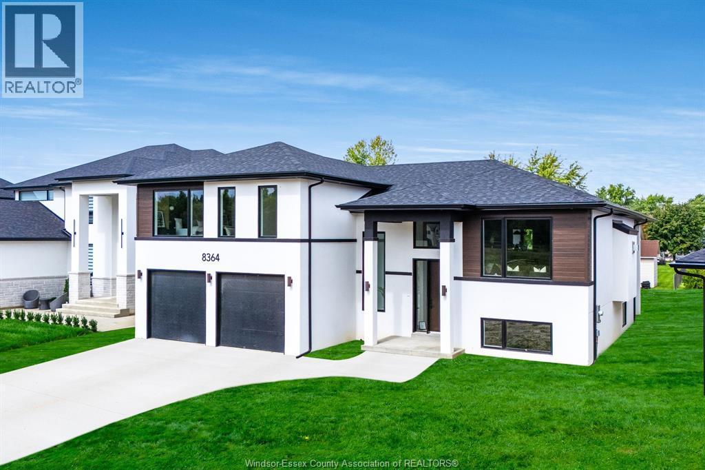 8323 Annie, Mcgregor, ON - Outdoor