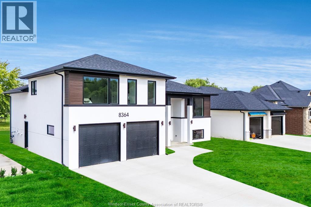 8323 Annie, Mcgregor, ON - Outdoor