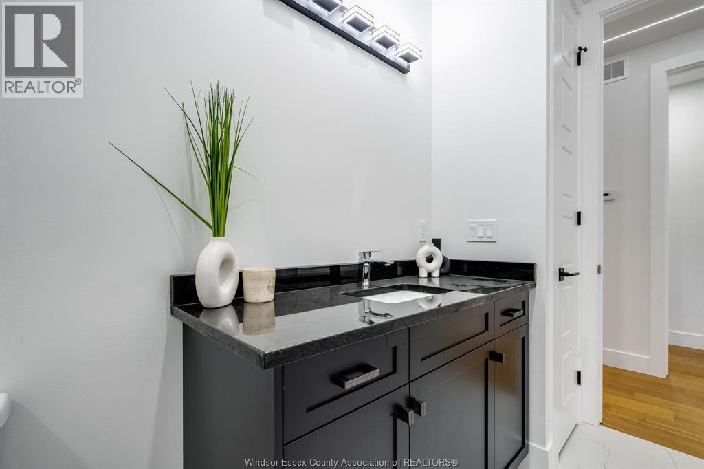 8323 Annie, Mcgregor, ON - Indoor Photo Showing Other Room