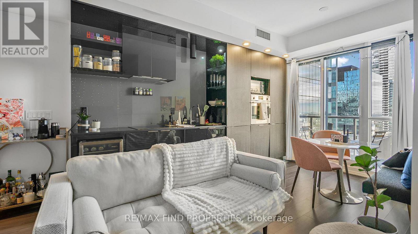 3814 - 70 Temperance Street, Toronto, ON - Indoor