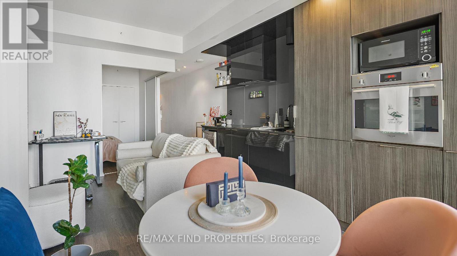 3814 - 70 Temperance Street, Toronto, ON - Indoor Photo Showing Dining Room