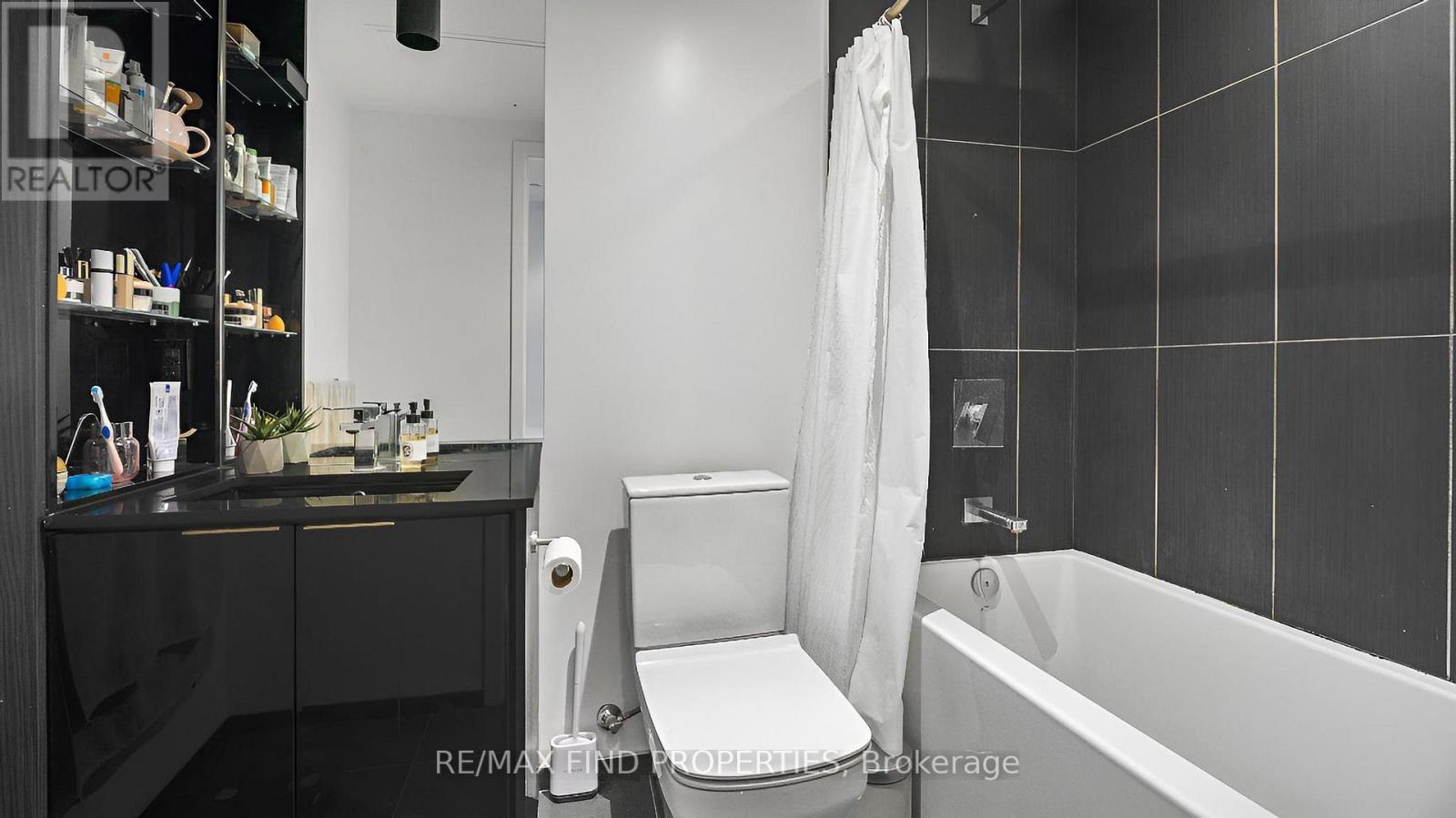 3814 - 70 Temperance Street, Toronto, ON - Indoor