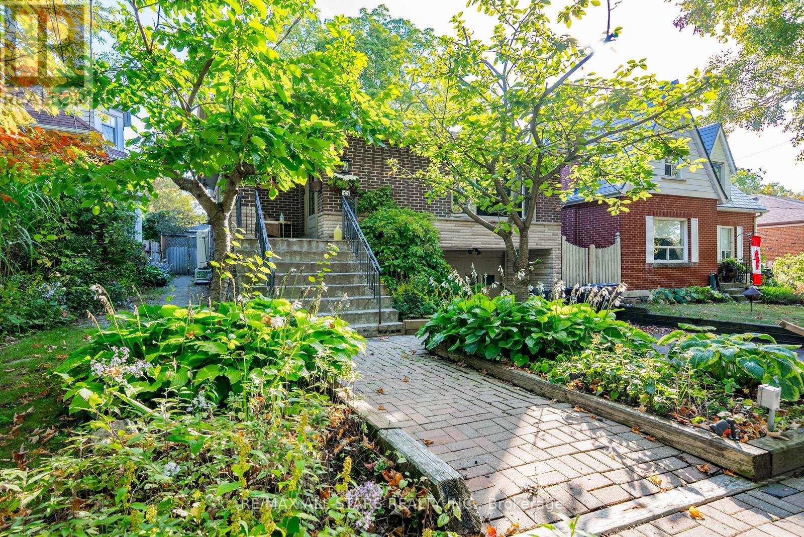 55 Larwood Boulevard, Toronto, ON - Outdoor