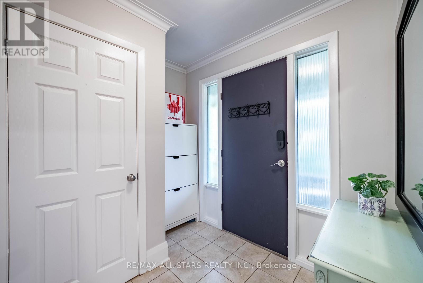 55 Larwood Boulevard, Toronto, ON - Indoor Photo Showing Other Room
