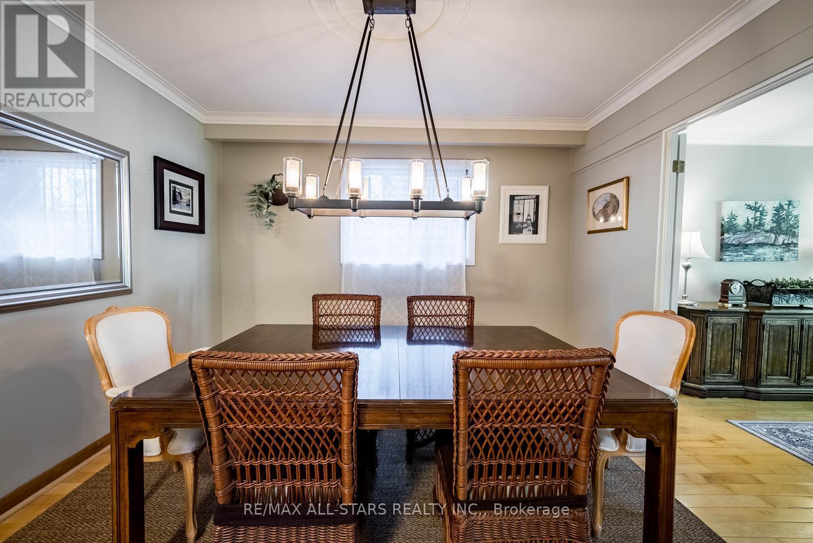 55 Larwood Boulevard, Toronto, ON - Indoor Photo Showing Dining Room
