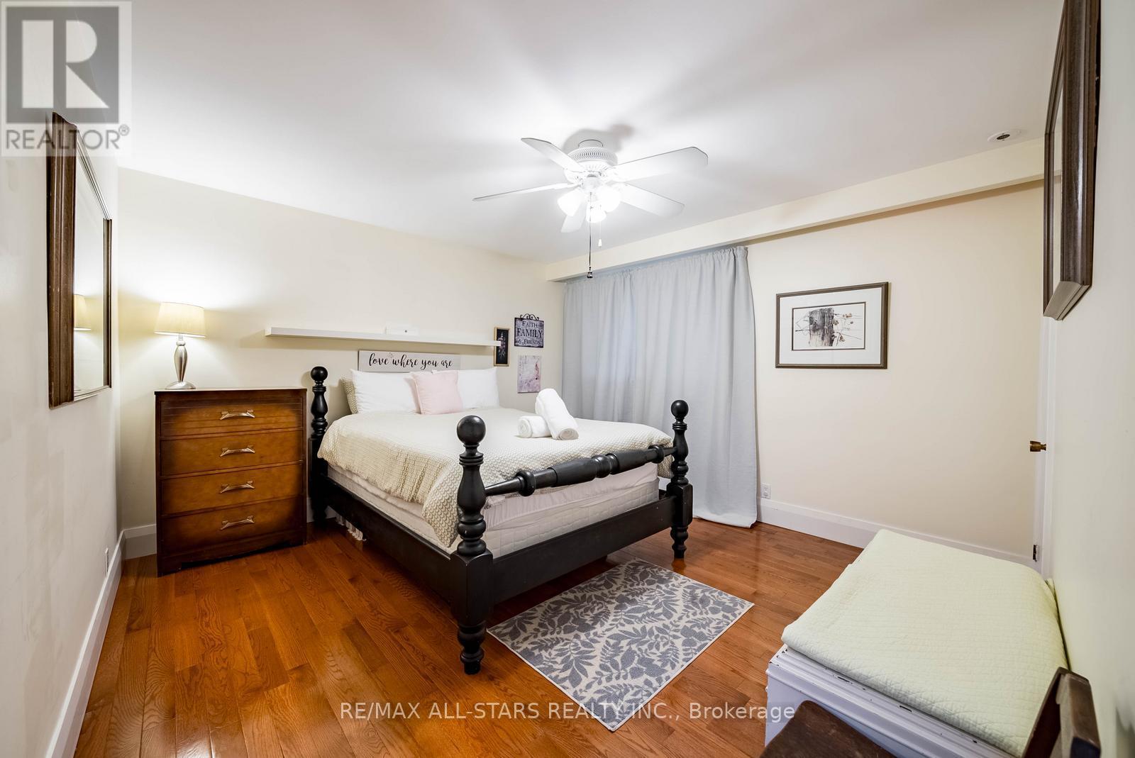 55 Larwood Boulevard, Toronto, ON - Indoor Photo Showing Bedroom