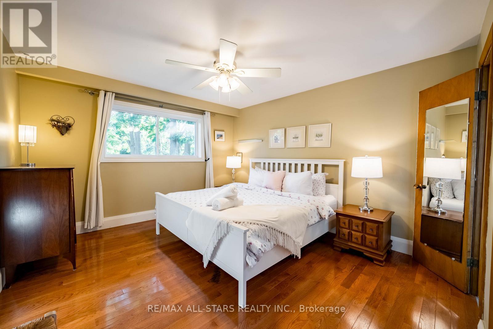 55 Larwood Boulevard, Toronto, ON - Indoor Photo Showing Bedroom