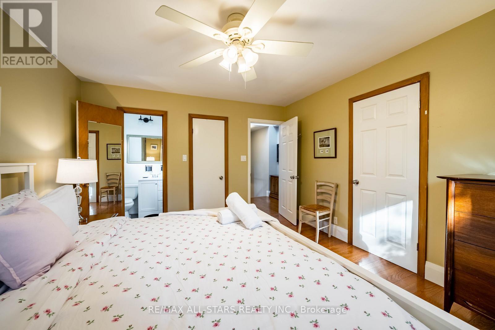 55 Larwood Boulevard, Toronto, ON - Indoor Photo Showing Bedroom