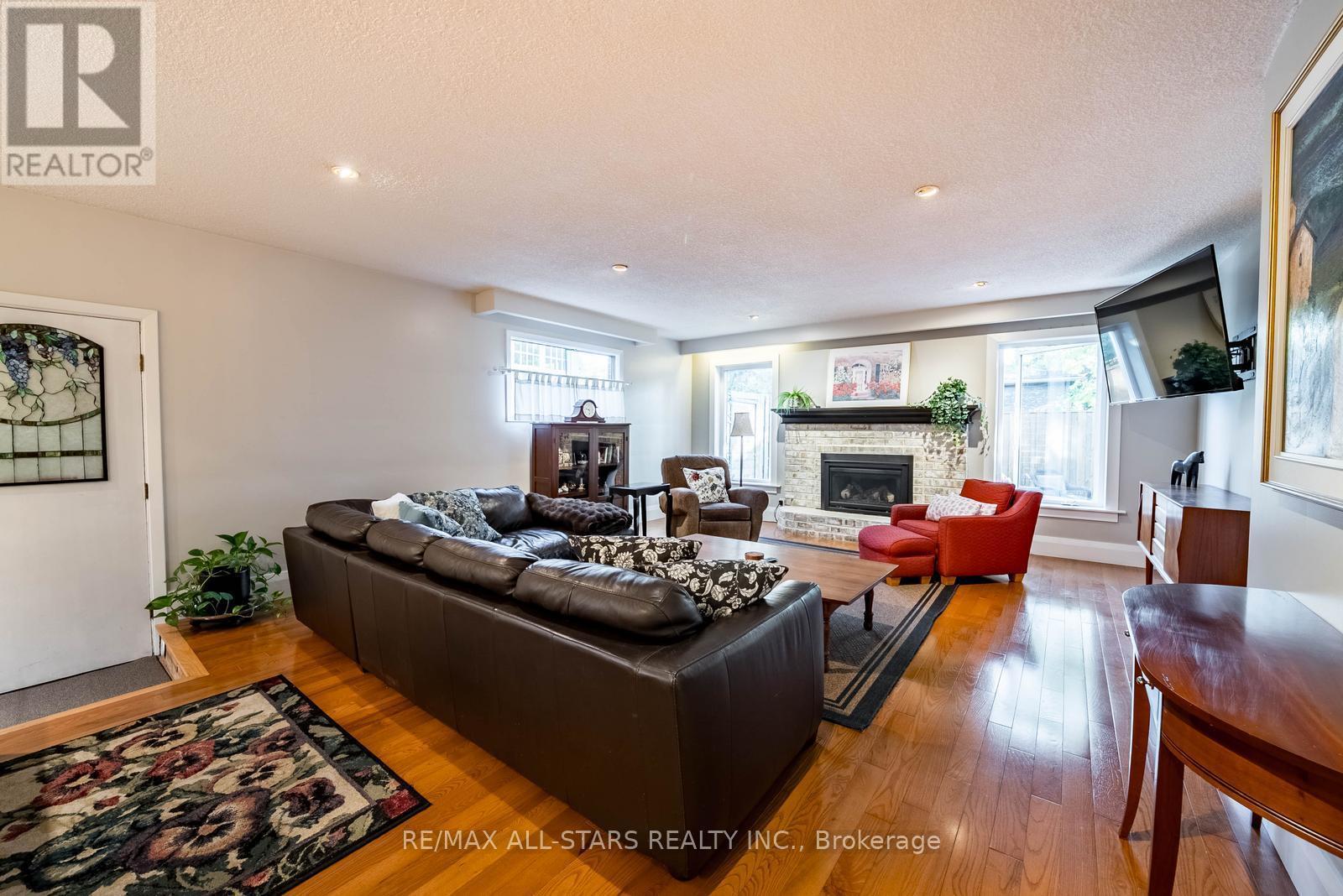 55 Larwood Boulevard, Toronto, ON - Indoor Photo Showing Living Room With Fireplace