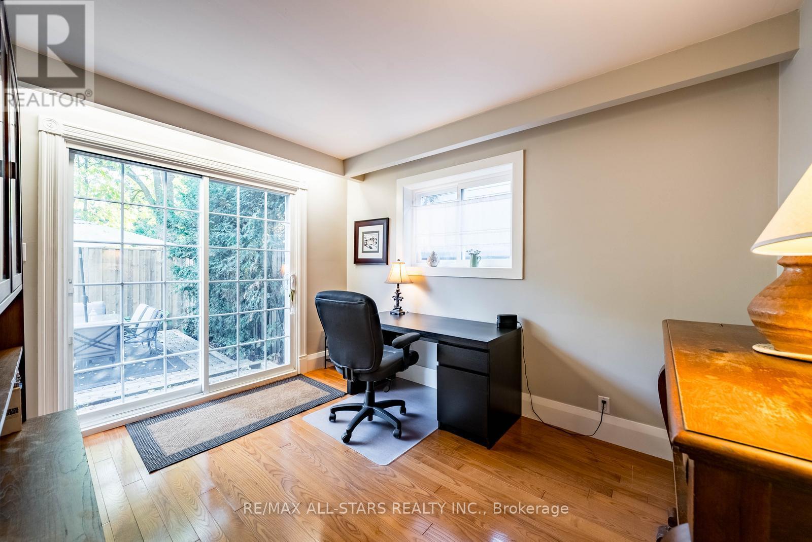 55 Larwood Boulevard, Toronto, ON - Indoor Photo Showing Office