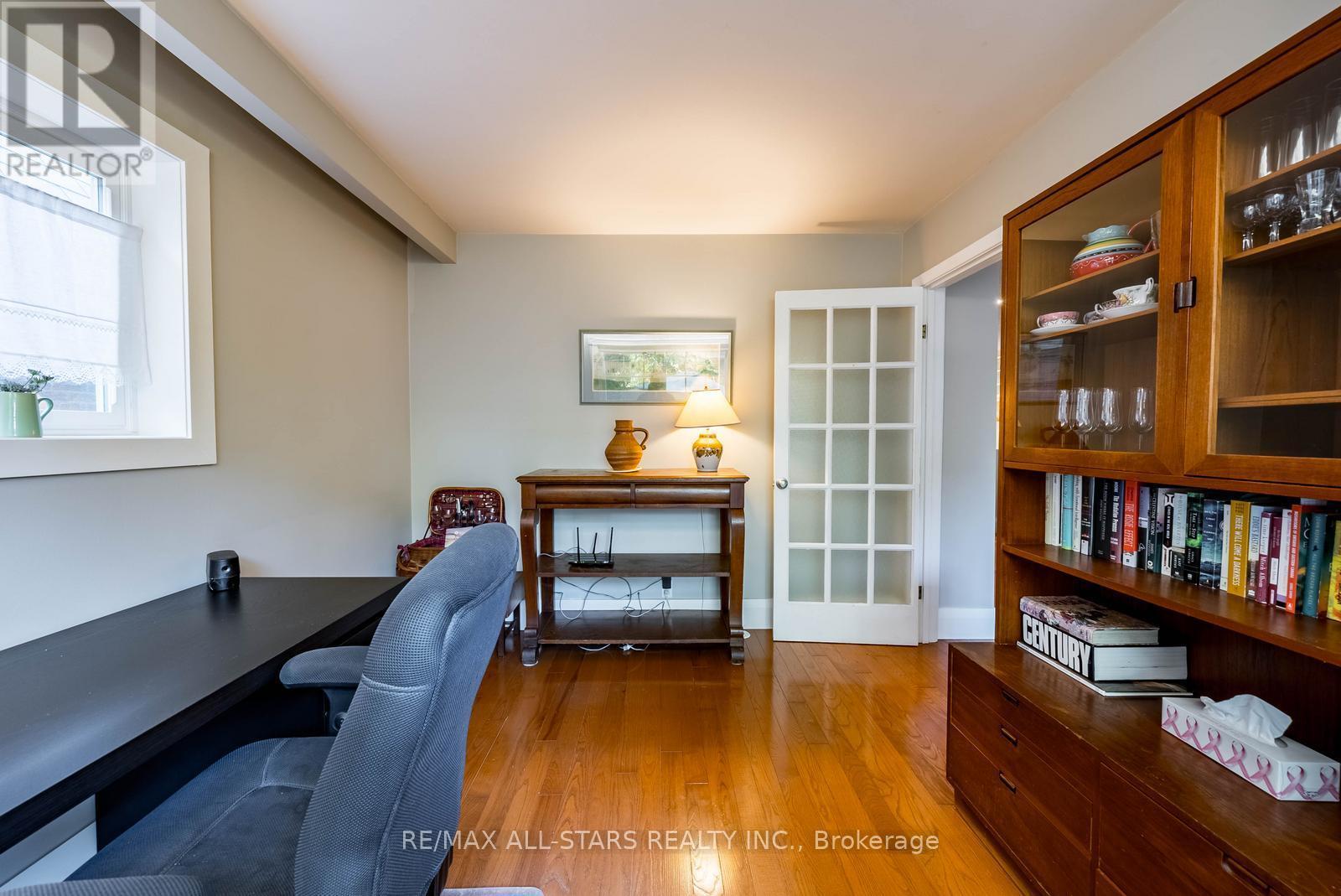 55 Larwood Boulevard, Toronto, ON - Indoor Photo Showing Office