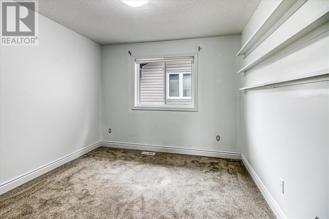 66 Meadowgreen Drive, Garson, ON - Indoor Photo Showing Other Room
